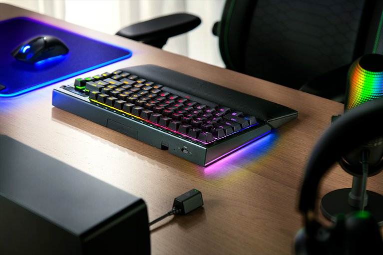 Razer BlackWidow V4 Pro 75% - US -view 1